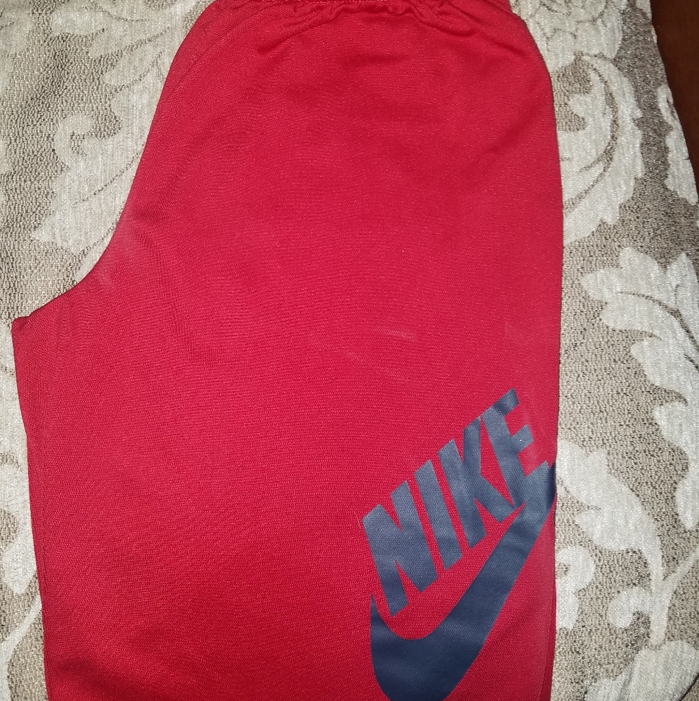 Nike shorts (boys/Large)